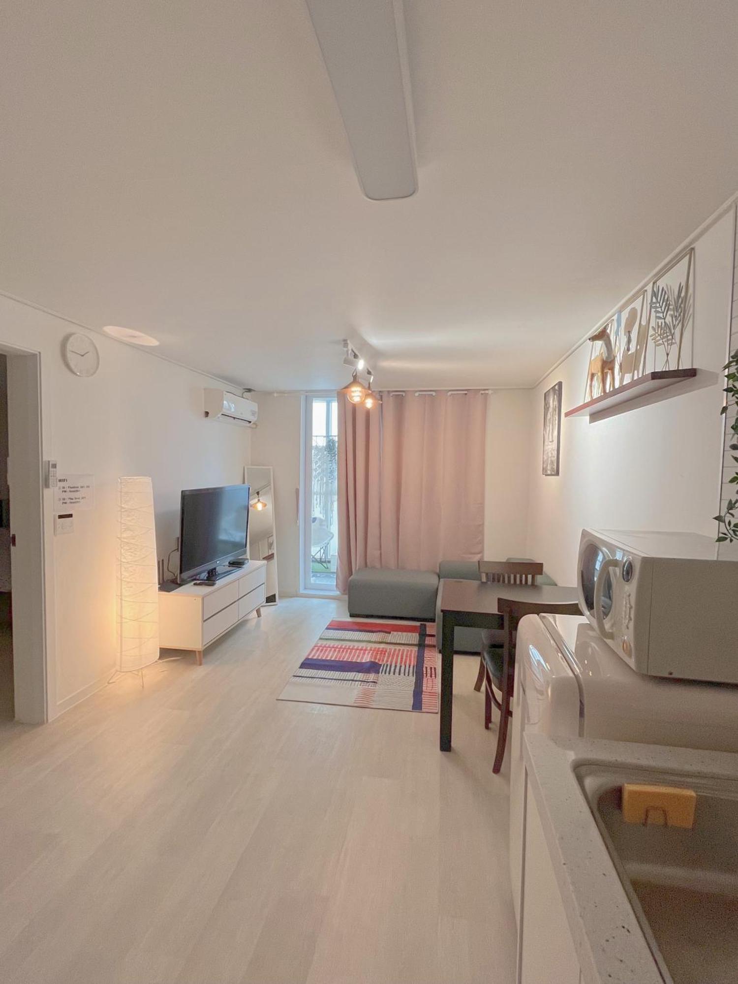 Apartment The First Hongdae *
